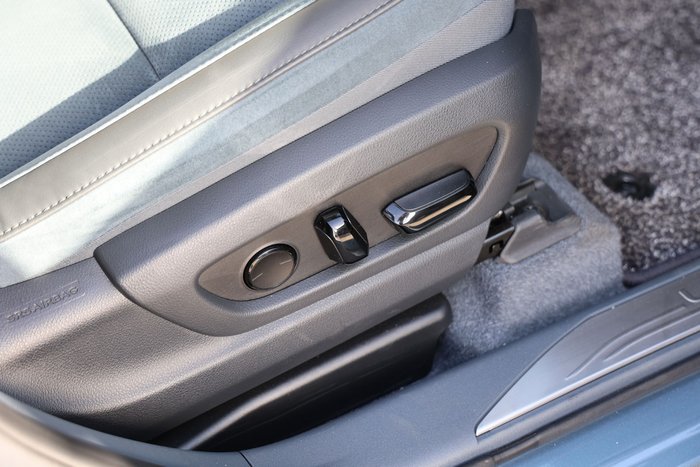 2023 Lexus RZ 450e RZ 450e Sports Luxury EM 71.4 kWh Battery Automatic Wagon 1L24370 001