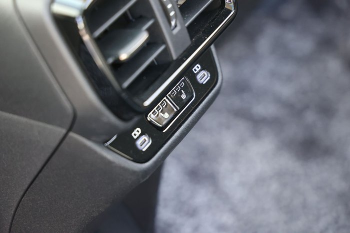 2023 Lexus RZ 450e RZ 450e Sports Luxury EM 71.4 kWh Battery Automatic Wagon 1L24370 001