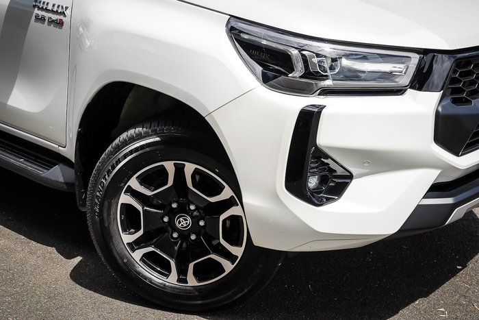 2024 Toyota HILUX SR5