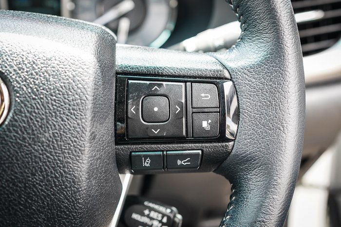 2024 Toyota HILUX SR5