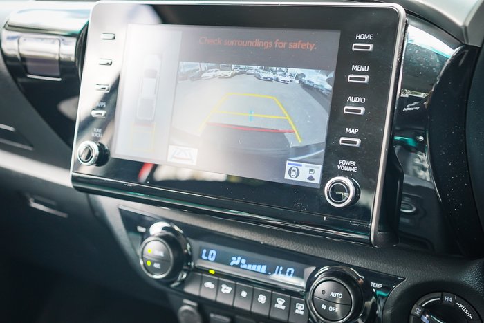 2024 Toyota HILUX SR5