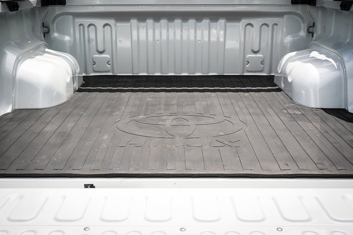 2024 Toyota HILUX SR5