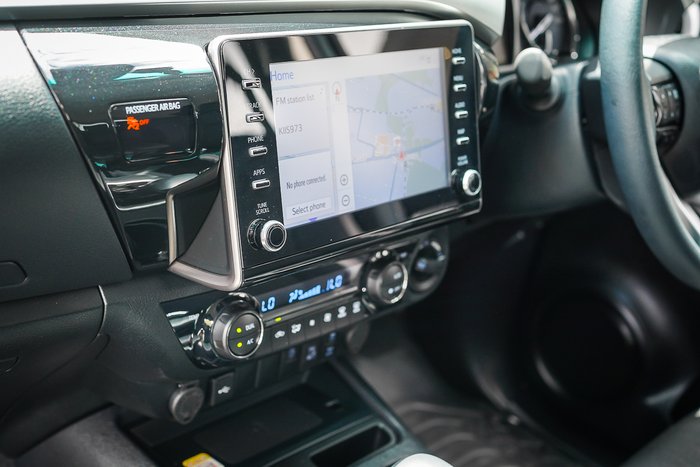 2024 Toyota HILUX SR5