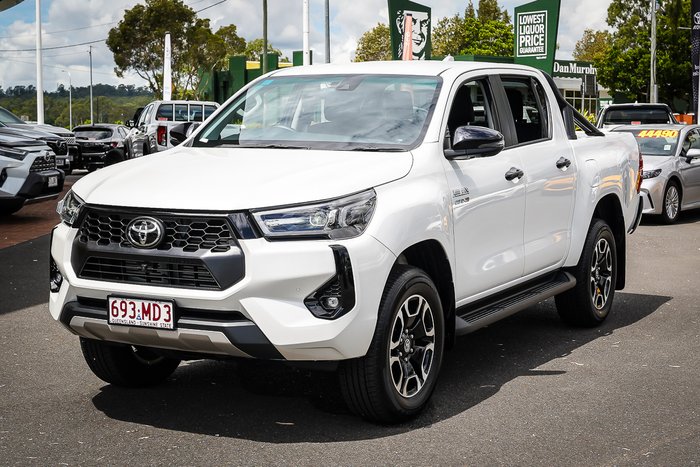 2024 Toyota HILUX SR5