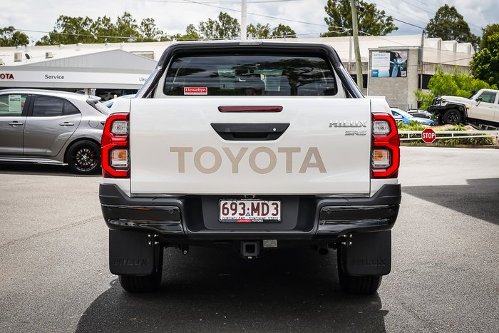 2024 Toyota HILUX SR5