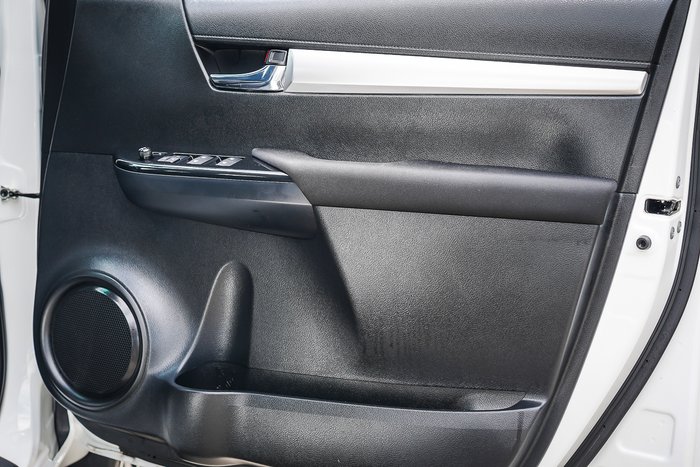 2024 Toyota HILUX SR5