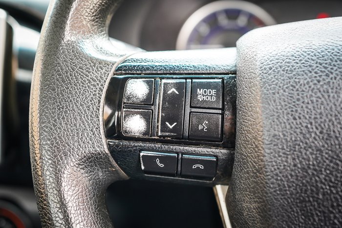 2017 Toyota HILUX SR