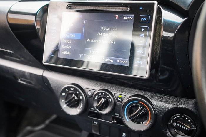 2017 Toyota HILUX SR