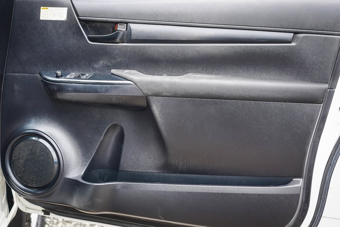 2017 Toyota HILUX SR