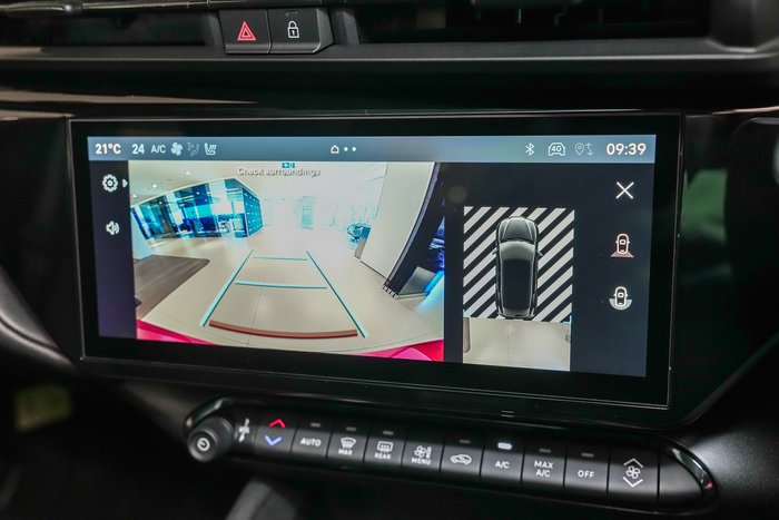 2025 Alfa Romeo Junior Ibrida