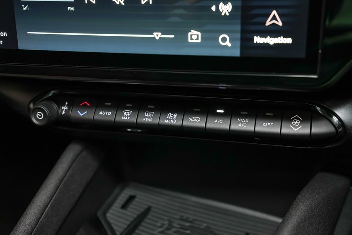 2025 Alfa Romeo Junior Ibrida