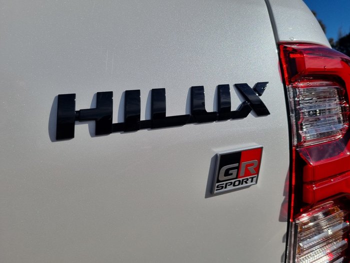 2024 Toyota Hilux 4x4 Hilux 4x4 GR-S 2.8L T Diesel Automatic Double Cab 2L46540 001 Frosted White