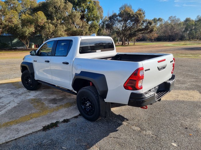 2024 Toyota Hilux 4x4 Hilux 4x4 GR-S 2.8L T Diesel Automatic Double Cab 2L46540 001 Frosted White