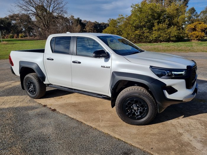 2024 Toyota Hilux 4x4 Hilux 4x4 GR-S 2.8L T Diesel Automatic Double Cab 2L46540 001 Frosted White