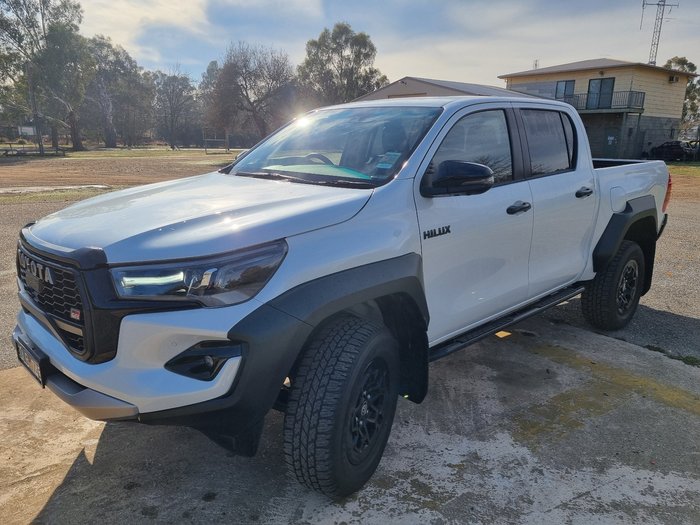 2024 Toyota Hilux 4x4 Hilux 4x4 GR-S 2.8L T Diesel Automatic Double Cab 2L46540 001 Frosted White