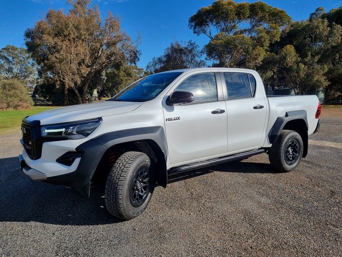 2024 Toyota Hilux 4x4 Hilux 4x4 GR-S 2.8L T Diesel Automatic Double Cab 2L46540 001 Frosted White