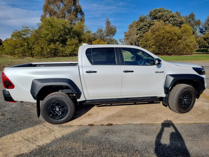 2024 Toyota Hilux 4x4 Hilux 4x4 GR-S 2.8L T Diesel Automatic Double Cab 2L46540 001 Frosted White