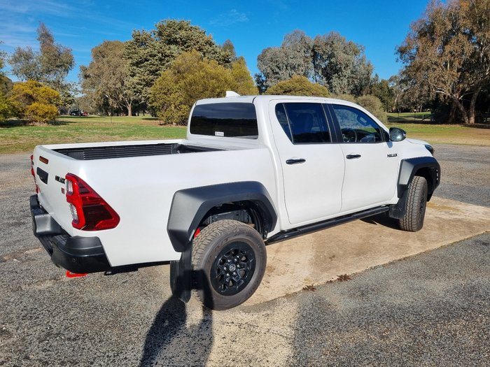 2024 Toyota Hilux 4x4 Hilux 4x4 GR-S 2.8L T Diesel Automatic Double Cab 2L46540 001 Frosted White