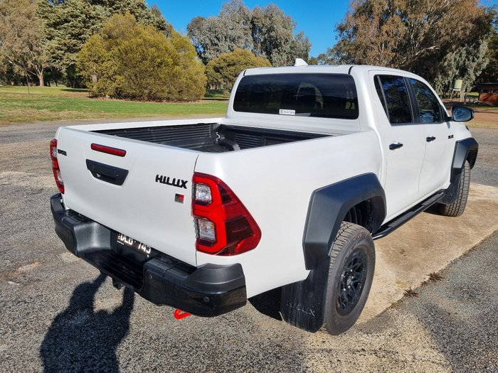 2024 Toyota Hilux 4x4 Hilux 4x4 GR-S 2.8L T Diesel Automatic Double Cab 2L46540 001 Frosted White