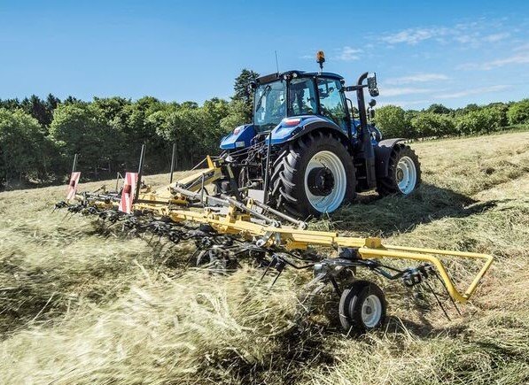 NEW HOLLAND 880T PROTED