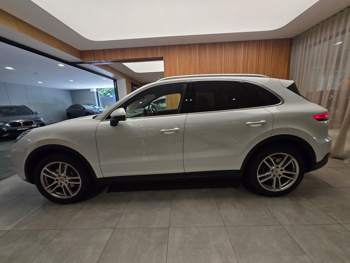 2019 PORSCHE CAYENNE