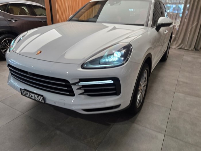 2019 PORSCHE CAYENNE