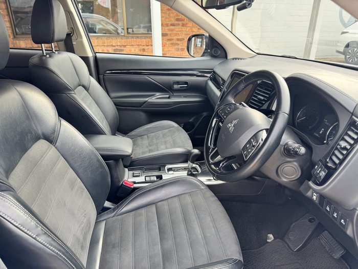 2021 MITSUBISHI Outlander LS