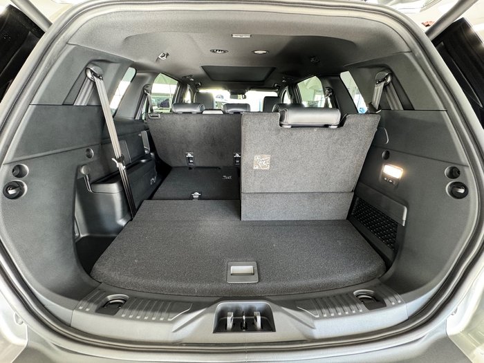 2025 Ford Everest Platinum