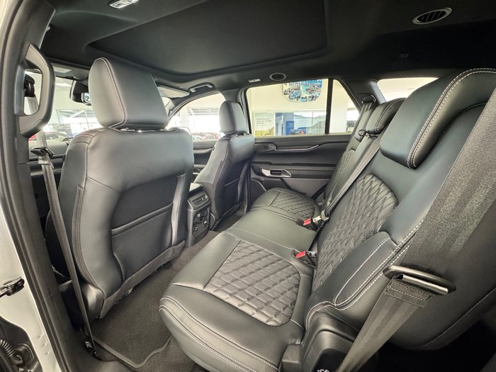 2025 Ford Everest Platinum