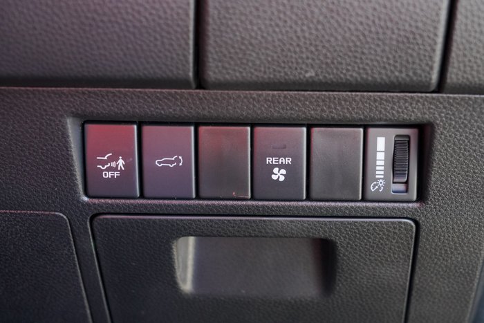 2026 Isuzu MU-X LS-T