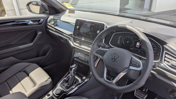 2025 VOLKSWAGEN T-ROC R-LINE