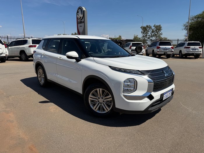 2023 MITSUBISHI OUTLANDER WHITE