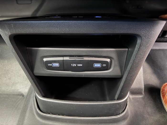 2022 Hyundai STARIA Elite