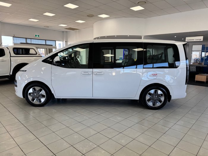 2022 Hyundai STARIA Elite