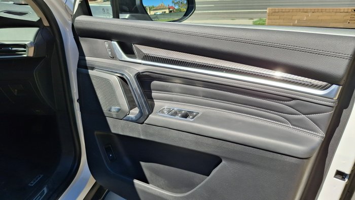 2025 LDV D90 Executive SV9A MY25 NATURAL WHITE