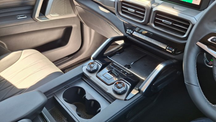 2025 LDV D90 Executive SV9A MY25 NATURAL WHITE