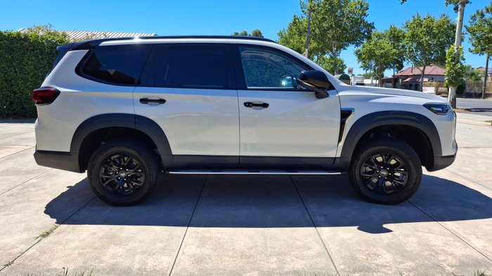 2025 LDV D90 Executive SV9A MY25 NATURAL WHITE