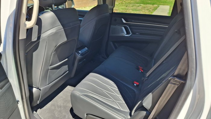 2025 LDV D90 Executive SV9A MY25 NATURAL WHITE