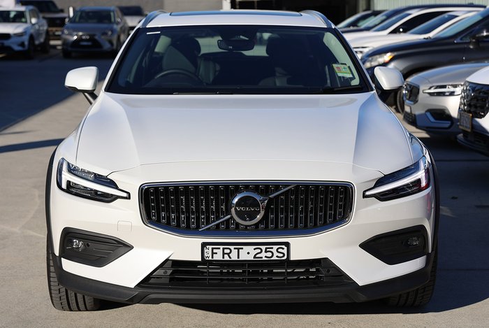 2024 Volvo V60 Cross Country Ultra B5 Bright
