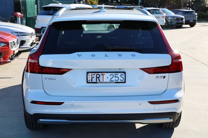 2024 Volvo V60 Cross Country Ultra B5 Bright