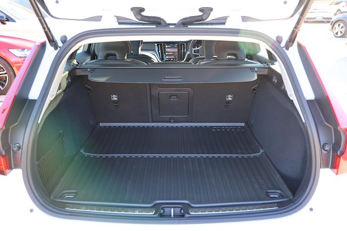 2024 Volvo V60 Cross Country Ultra B5 Bright