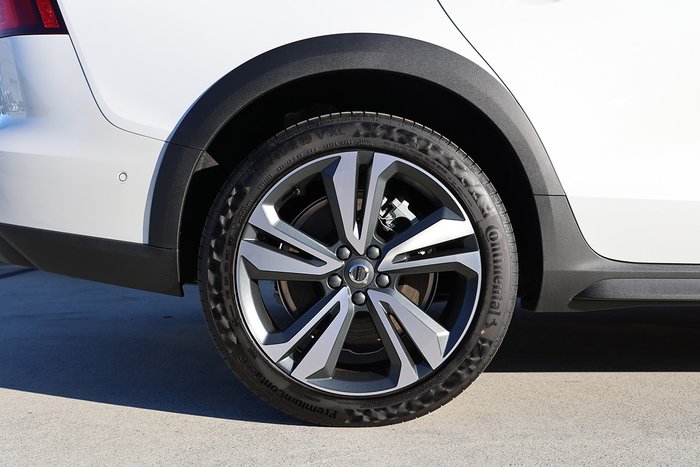 2024 Volvo V60 Cross Country Ultra B5 Bright