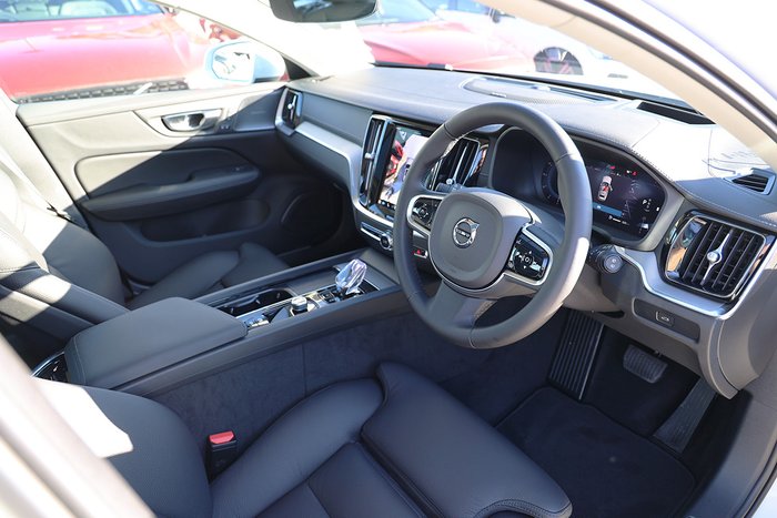 2024 Volvo V60 Cross Country Ultra B5 Bright