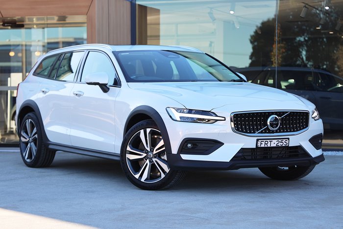 2024 Volvo V60 Cross Country Ultra B5 Bright