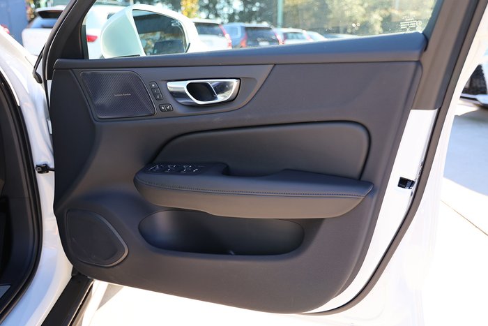 2024 Volvo V60 Cross Country Ultra B5 Bright