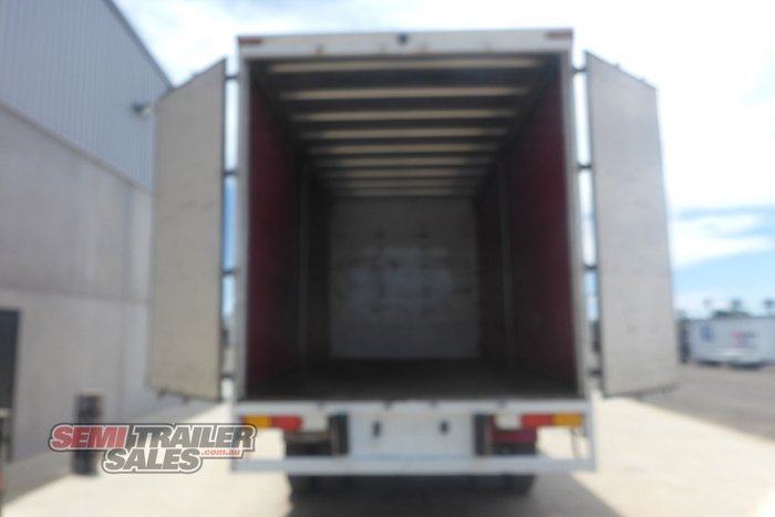 2011 Nixon Curtainsider Pig Trailer