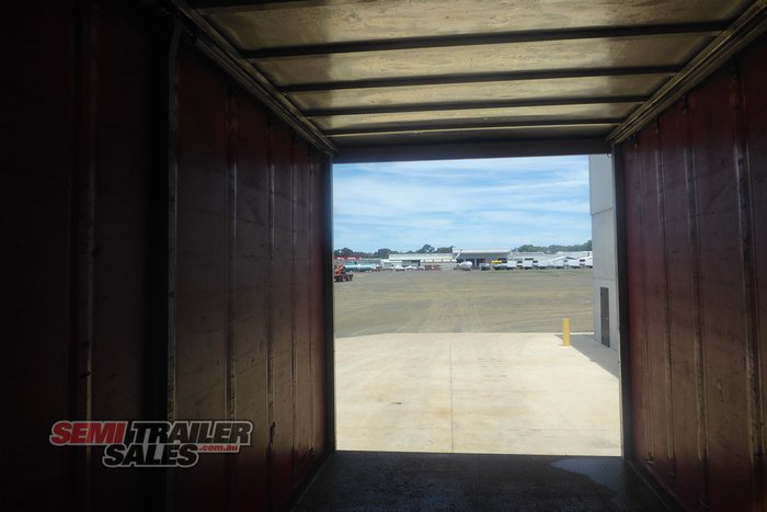 2011 Nixon Curtainsider Pig Trailer