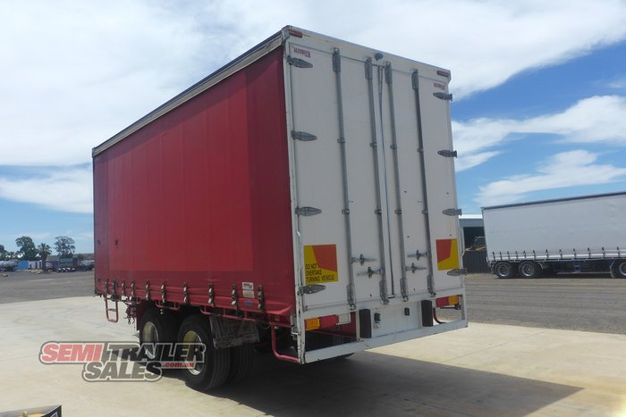2011 Nixon Curtainsider Pig Trailer