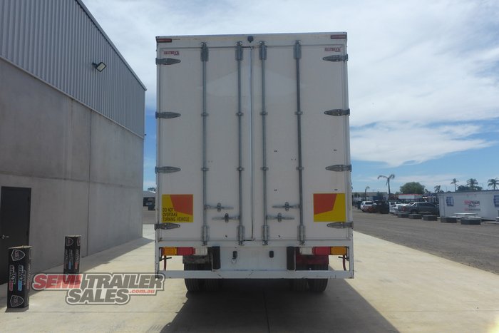 2011 Nixon Curtainsider Pig Trailer