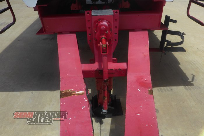 2011 Nixon Curtainsider Pig Trailer